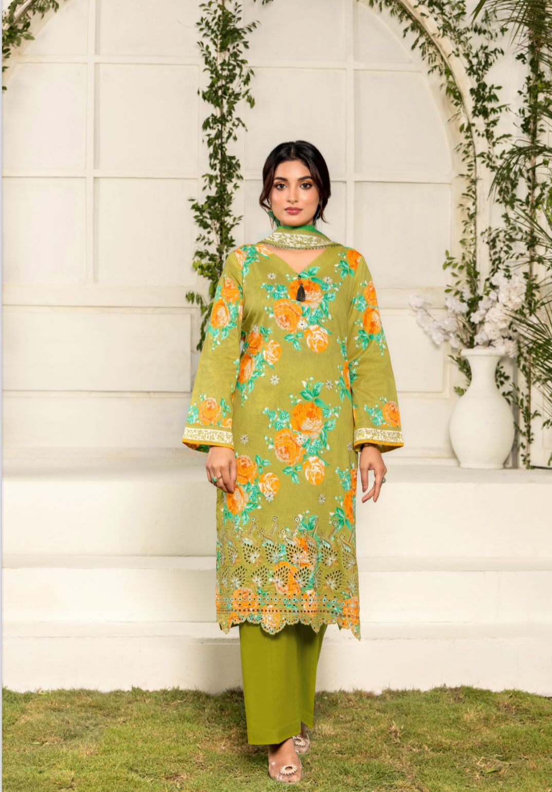 Grace Seamless  Dress for Women – Elegant & Timeless Style